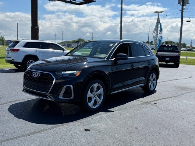 2025 Audi Q5 45 S line Premium Plus photo 3