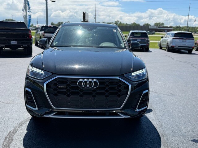 2025 Audi Q5 45 S line Premium Plus photo 2
