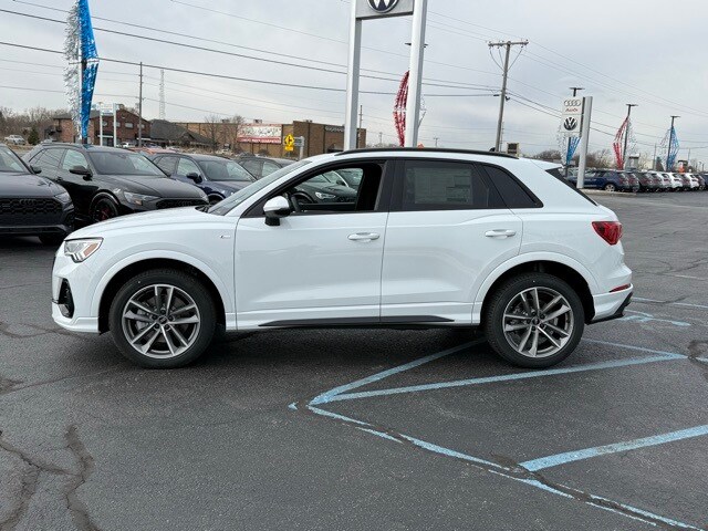 2025 Audi Q3 S line Premium photo 3