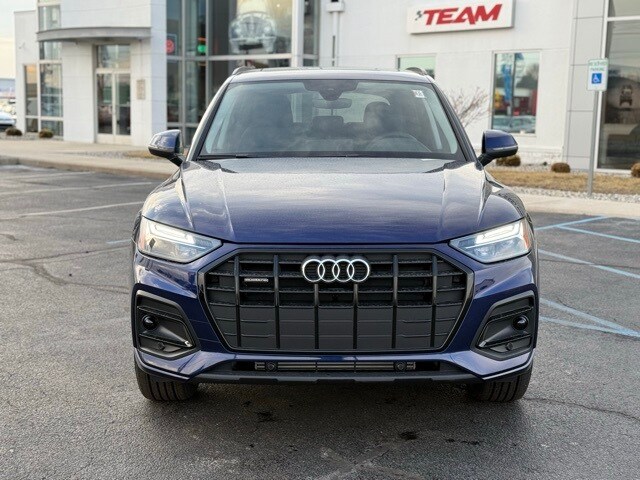 2025 Audi Q5 40 Premium photo 2