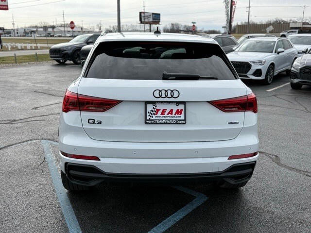 2025 Audi Q3 S line Premium photo 4