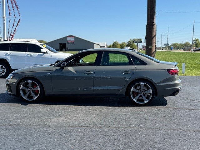 2023 Audi A4 45 S line Premium Plus photo 4