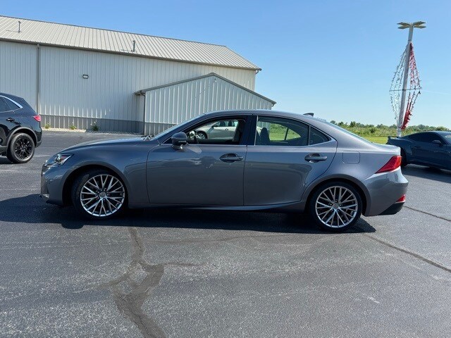 2018 Lexus IS 300 photo 4