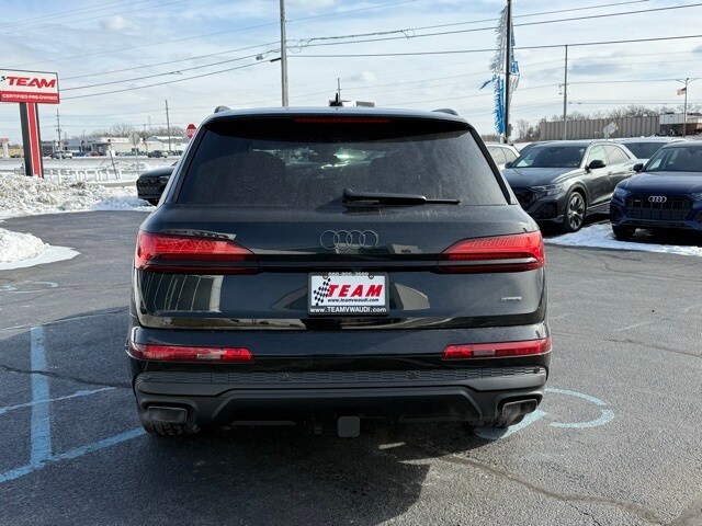 2025 Audi Q7 55 Prestige photo 4