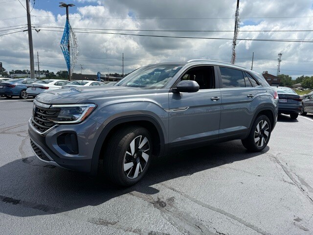 2025 Volkswagen Atlas Cross Sport SE Technology photo 3