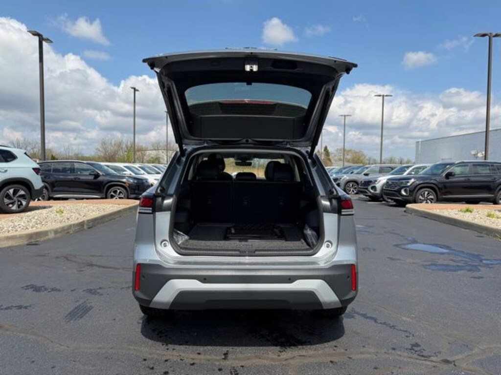 New 2026 Volkswagen Tiguan 2.0T SE SUV