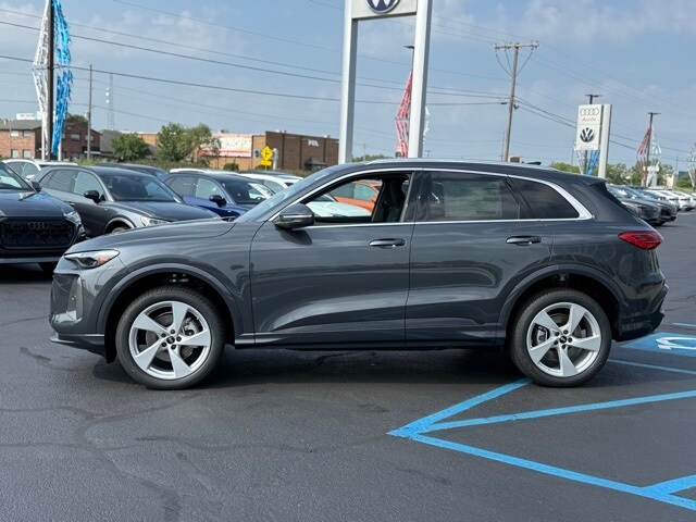 2025 Audi Q5 2.0T Premium Plus photo 3