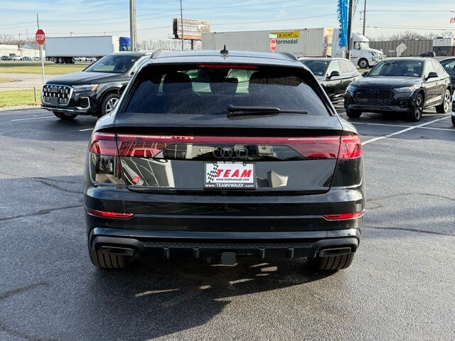 2025 Audi Q8 55 Premium Plus photo 3