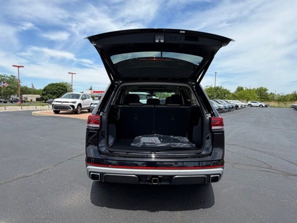New 2026 Volkswagen Atlas 2.0T Peak Edition SUV