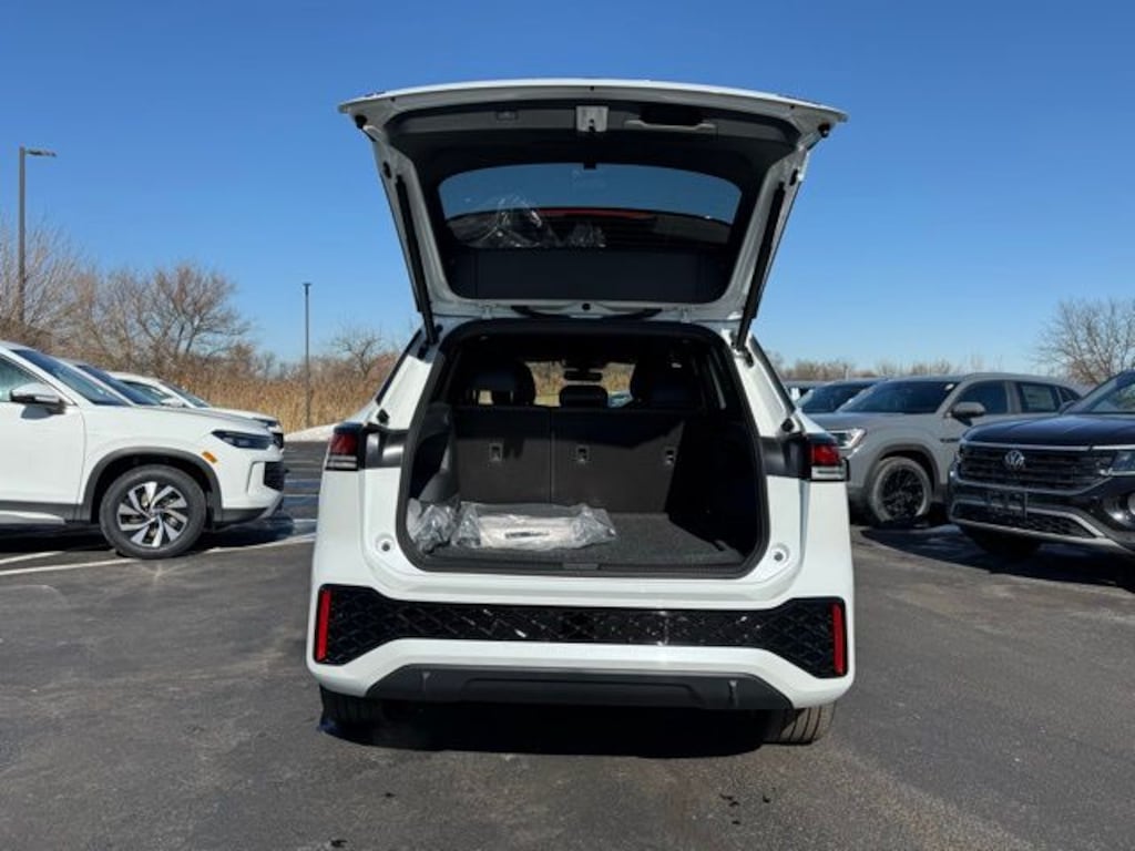 New 2026 Volkswagen Tiguan 2.0T SE R-Line Black SUV