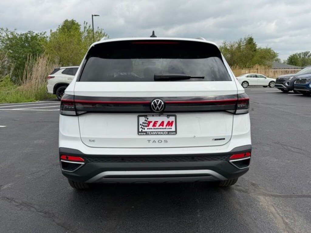 New 2026 Volkswagen Taos 1.5T SE SUV