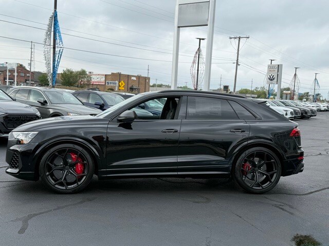 2026 Audi RS Q8 photo 3