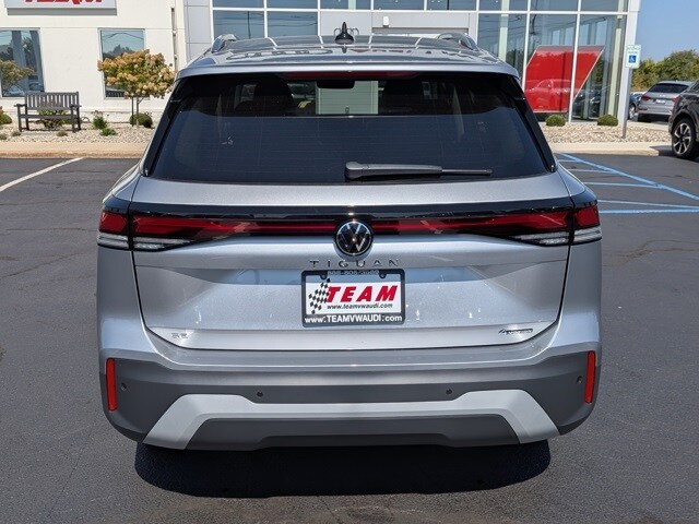 2025 Volkswagen Tiguan SE photo 2