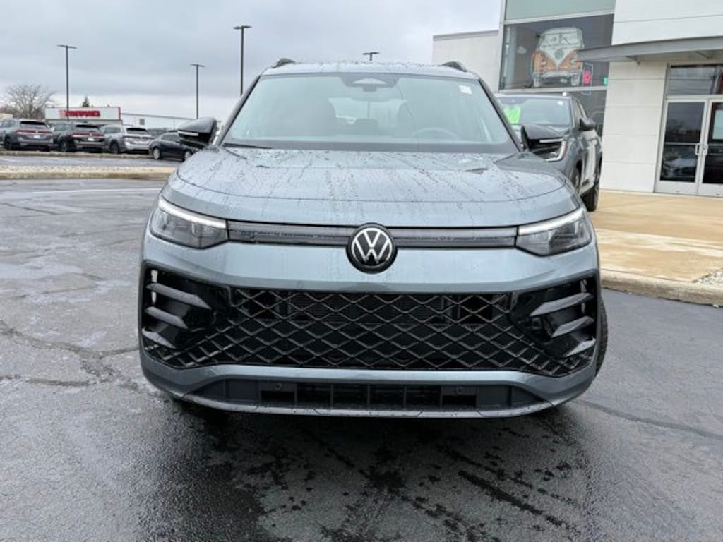 New 2026 Volkswagen Tiguan 2.0T SE R-Line Black SUV