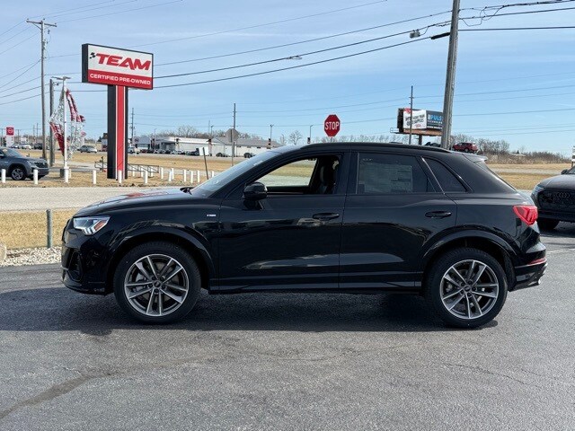 2025 Audi Q3 S line Premium photo 3