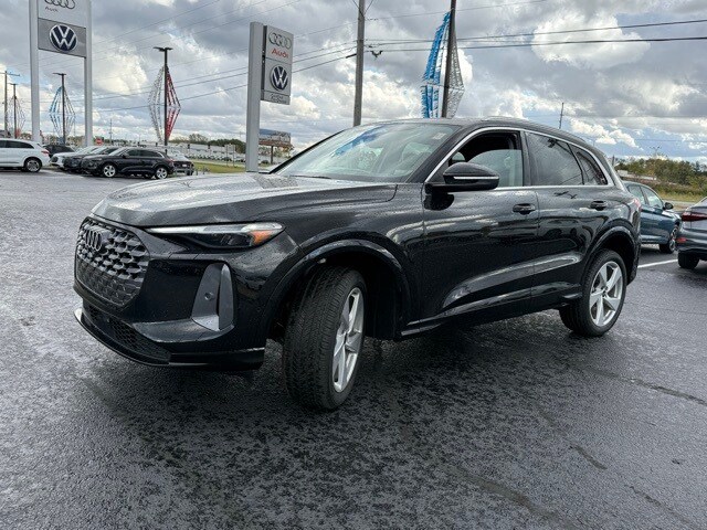 2025 Audi Q5 2.0T Premium Plus photo 3