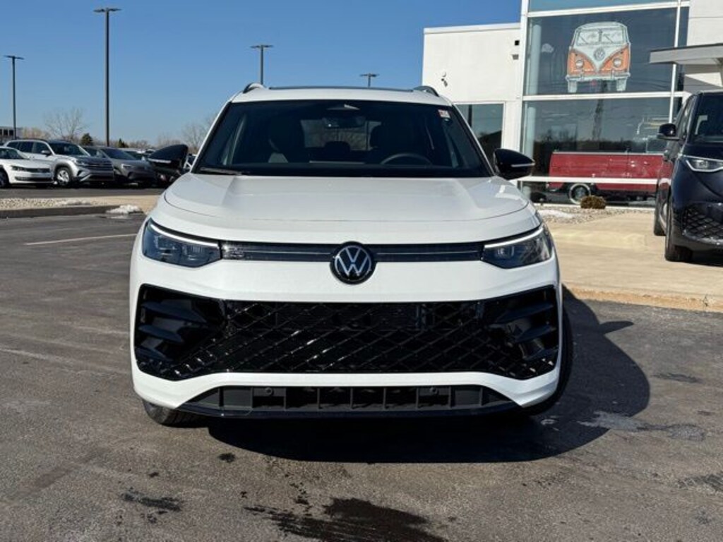 New 2026 Volkswagen Tiguan 2.0T SE R-Line Black SUV