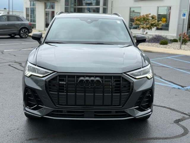 2025 Audi Q3 S line Premium Plus photo 2