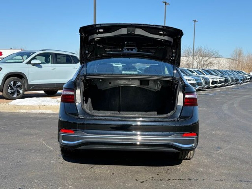 New 2026 Volkswagen Jetta 1.5T SEL Sedan