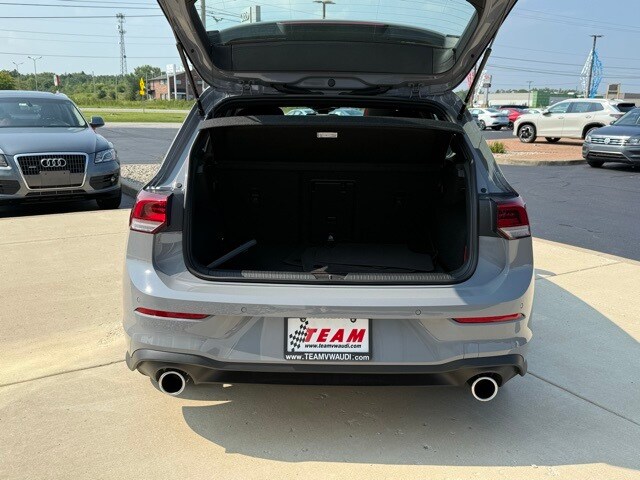 2025 Volkswagen Golf GTI SE photo 2