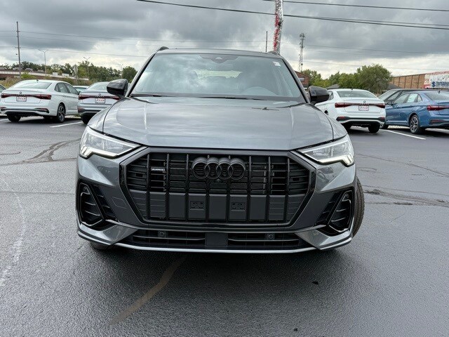 2025 Audi Q3 S line Premium Plus photo 2