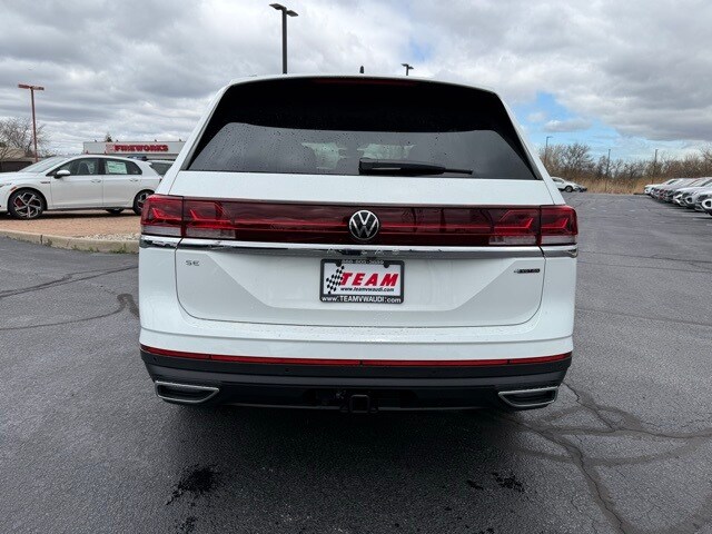 2025 Volkswagen Atlas SE Technology photo 2