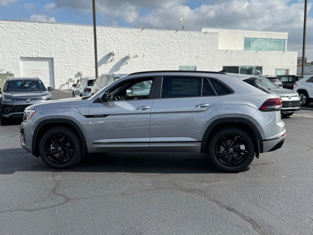 New 2026 Volkswagen Atlas Cross Sport 2.0T SEL R-Line Black SUV