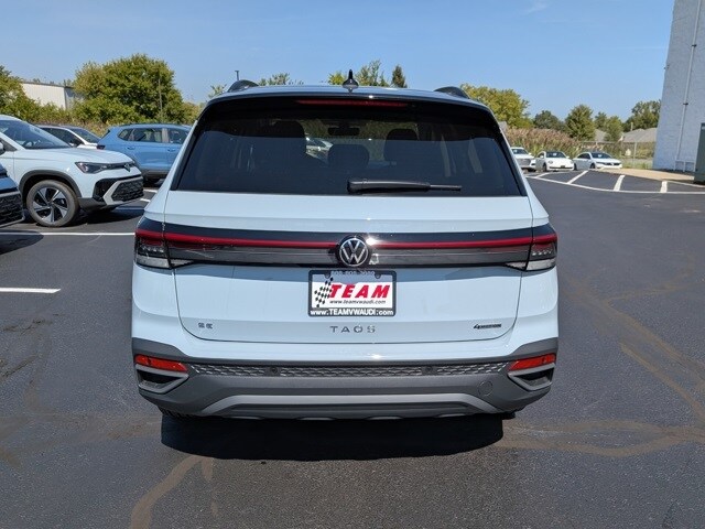 2025 Volkswagen Taos SE photo 2