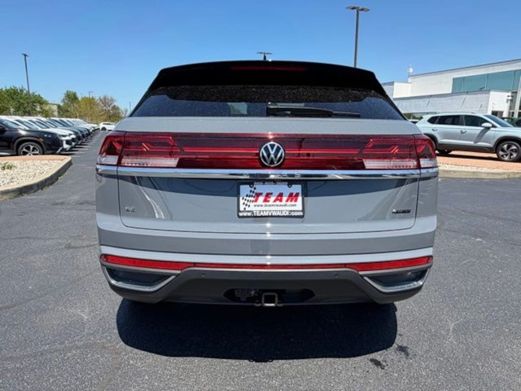 New 2026 Volkswagen Atlas Cross Sport 2.0T SE w/Technology SUV