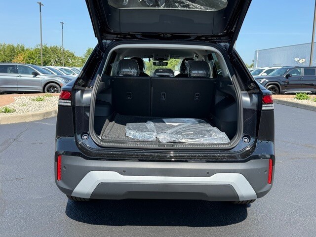 2025 Volkswagen Tiguan SE photo 3
