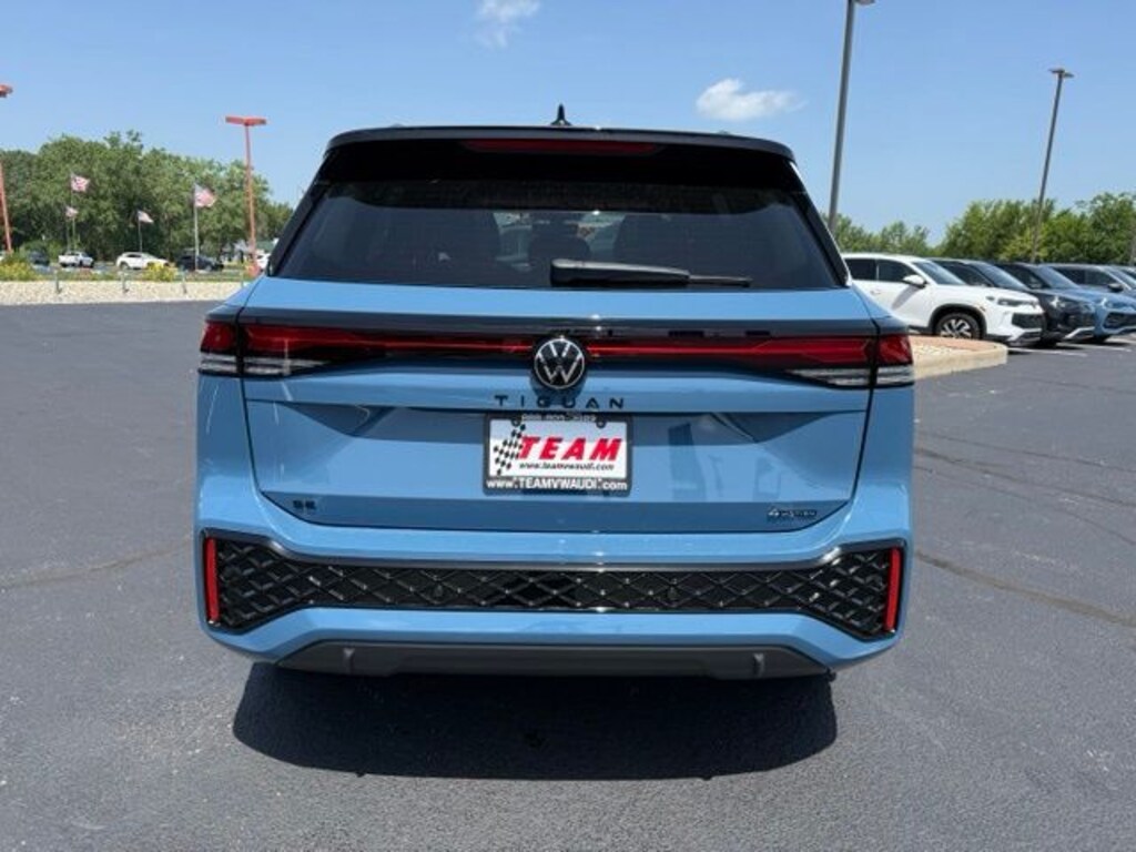 New 2026 Volkswagen Tiguan 2.0T SE R-Line Black SUV