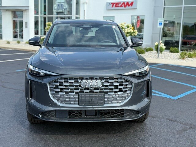 2025 Audi Q5 2.0T Premium Plus photo 2