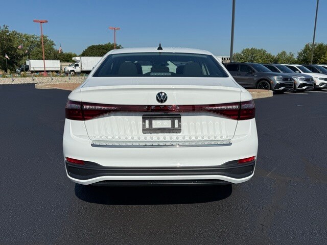 2025 Volkswagen Jetta 1.5T S photo 3