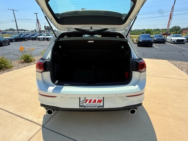 2025 Volkswagen Golf GTI SE photo 3