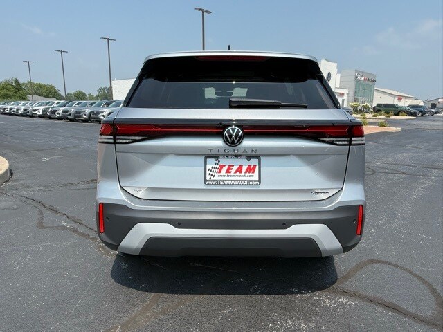 2025 Volkswagen Tiguan SE photo 4