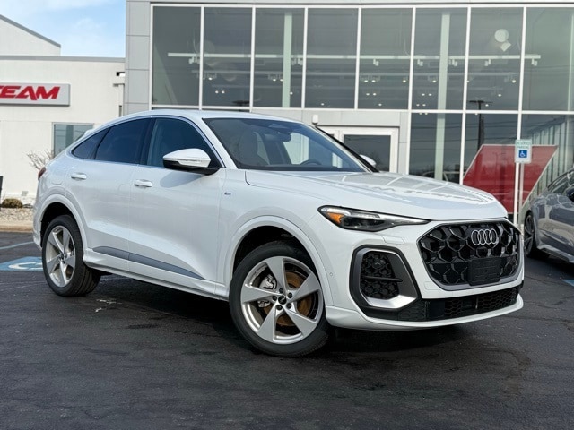 2025 Audi Q5 45 Premium Plus's photo