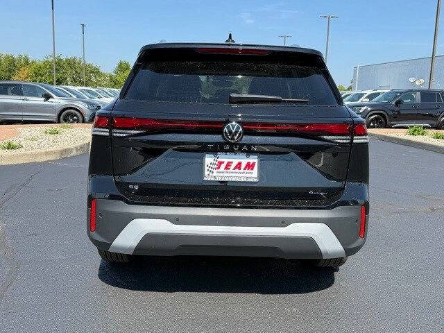 2025 Volkswagen Tiguan SE photo 4