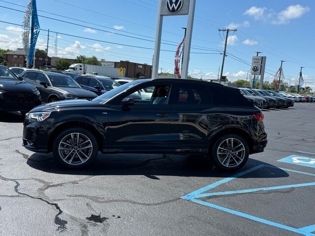 2025 Audi Q3 45 TFSI S line Premium photo 2
