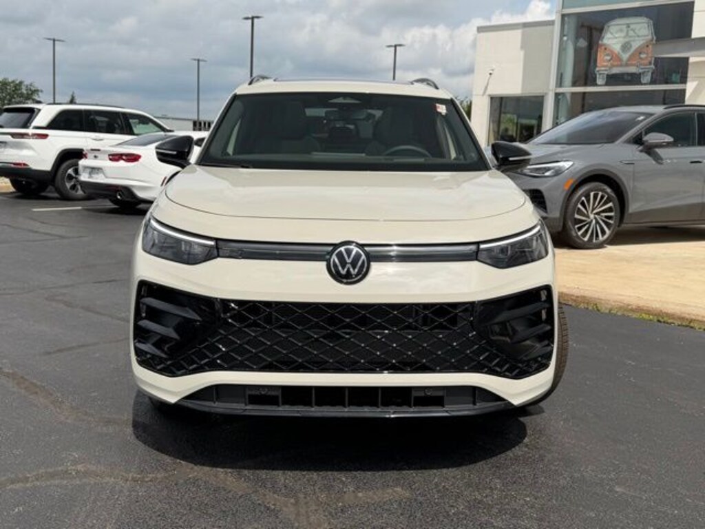 New 2026 Volkswagen Tiguan 2.0T SE R-Line Black SUV