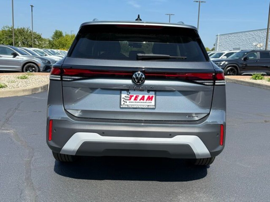 New 2025 Volkswagen Tiguan 2.0T SE SUV