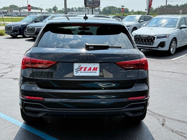 2025 Audi Q3 45 TFSI S line Premium photo 3