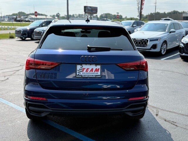 2025 Audi Q3 45 TFSI S line Premium photo 4