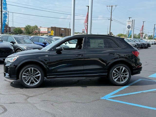 2025 Audi Q3 45 TFSI S line Premium photo 2