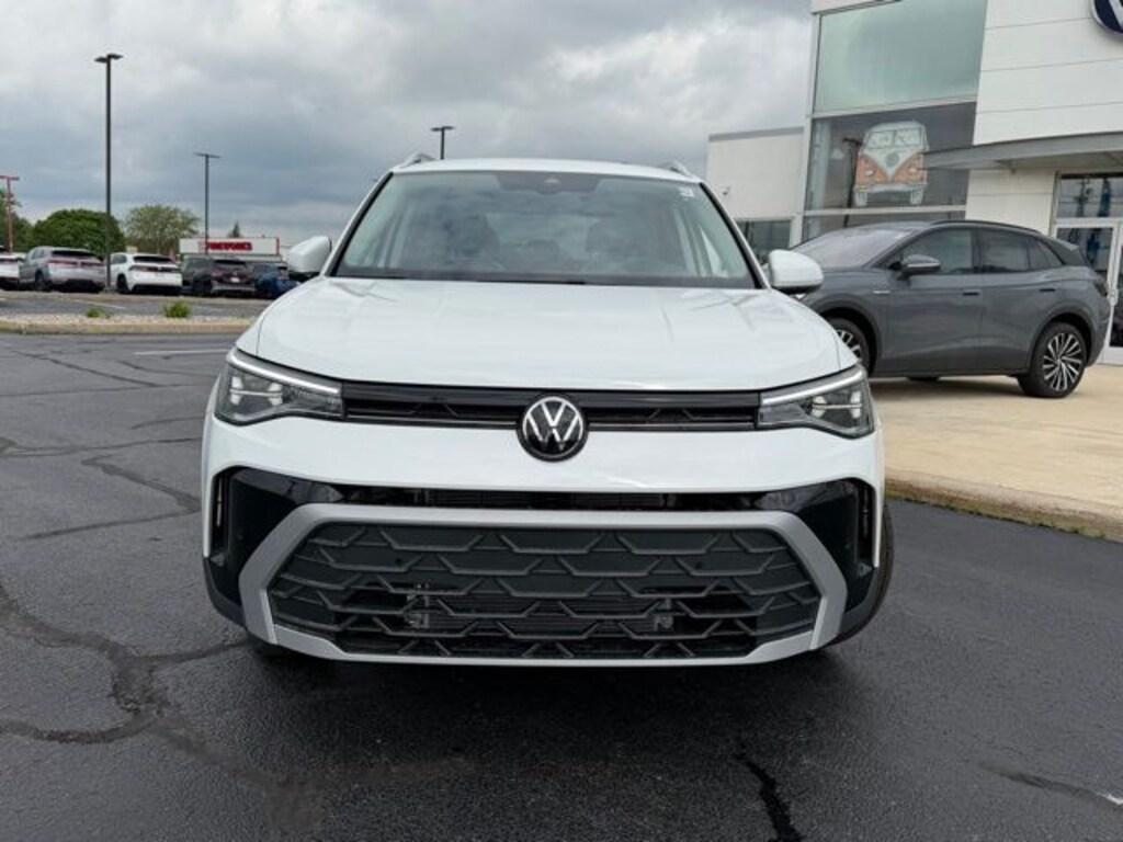New 2026 Volkswagen Taos 1.5T SE SUV