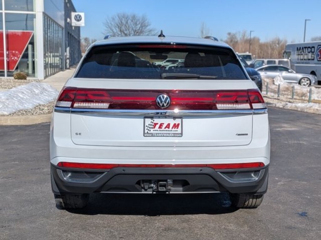 New 2026 Volkswagen Atlas Cross Sport 2.0T SE w/Technology SUV