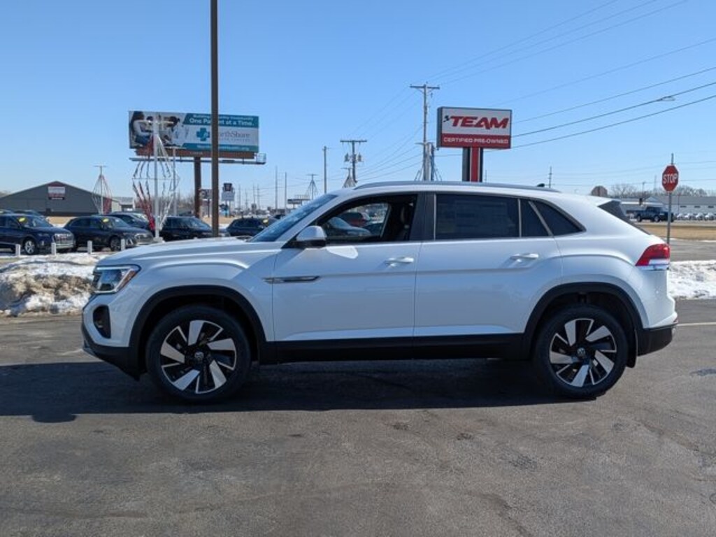 New 2026 Volkswagen Atlas Cross Sport 2.0T SE w/Technology SUV