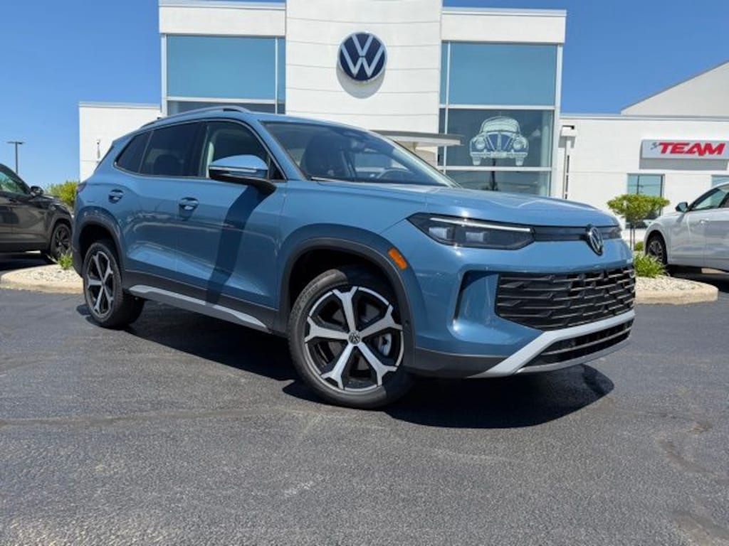 New 2026 Volkswagen Tiguan 2.0T SE SUV