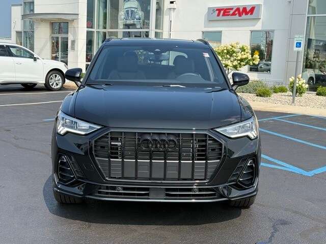 2025 Audi Q3 S line Premium photo 2