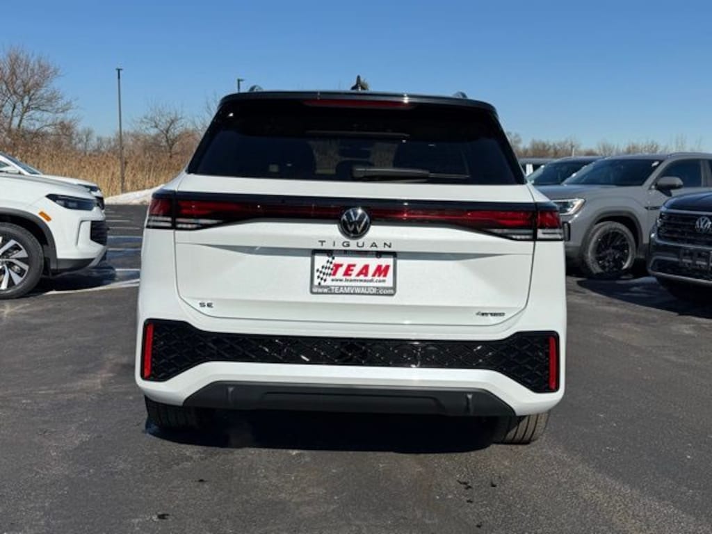 New 2026 Volkswagen Tiguan 2.0T SE R-Line Black SUV