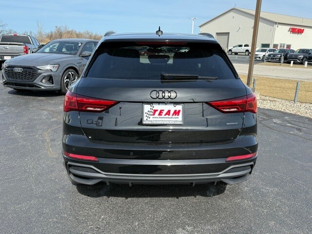 2025 Audi Q3 S line Premium photo 4